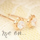 【日本製】【me on...】K10YGまぁるいフォルムが愛らしい☆花びらぷっくりジルコニアフラワー◆プチピアスシリーズ