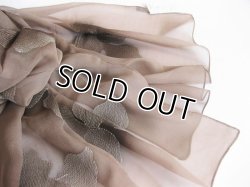 画像5: 【薄手ストール】さりげなくゴージャス！花刺繍入りシルク100％ストール（紫外線対策 UV対策 日除け 冷房対策）