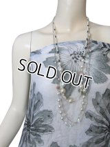 【天然貝使用】胸元を華やかに演出♪ パール＆シェル3連ロングネックレス（パーティ フォーマル セレモニー）