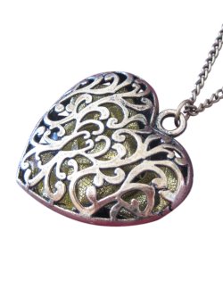 画像4: 【送料無料】透かしハート＆オーガンジーリボン アンティークロングネックレス （ペンダント リボン アクセサリー 金古美）