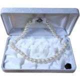 【送料無料】【日本製】大珠10mm 貝パールネックレス  ホワイト 16インチ ケース付（冠婚葬祭 フォーマル 卒業式 入学式 結婚式）