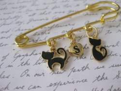 画像4: 【送料無料】【ストールピン/ブローチ】◆flower storm◆二匹の黒猫と小さなハートのピンブローチ (キルトピン メンズ/レディースアクセサリー)