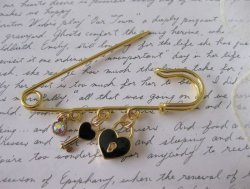 画像5: 【送料無料】【ストールピン/ブローチ】ハートキーとラインストーンのピンブローチ 2色（キルトピン メンズ/レディースアクセサリー）