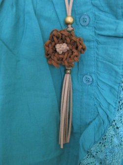 画像7: 【送料無料】【レザーネックレス】◆flower storm◆レザーフラワーとタッセルのハンドメイド革紐ロングネックレス (Brown×Mocha Beige)