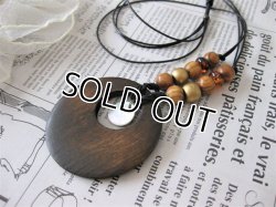 画像3: 【送料無料】【レザーネックレス】◆flower storm◆ 直径5.8cm 大きめウッドリングモチーフと天然貝の本牛革ネックレス （革紐ロングネックレス メンズ/レディース）