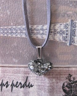 画像3: 【送料無料】【レザーネックレス】◆flower storm◆ラインストーンを敷き詰めたハートの革紐ロングネックレス（メンズ/レディース）