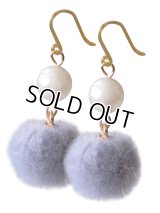 【送料無料】【ピアス】◆flower storm◆フェイクファー＆TOHO製エアーパール樹脂フックピアス 秋冬デザイン♪ 2色（アクセサリー アレルギー対応 エコファー）