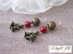 画像3: 【送料無料】【ピアス】◆flower storm◆小さな2つの鐘、木の実のようなウッドビーズ、赤いパールの樹脂フックピアス (アクセサリー アレルギー対応 クリスマス 聖夜 ベル)