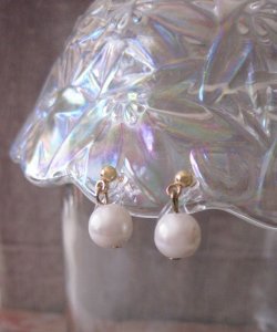 画像4: 【送料無料】【ピアス】◆flower storm◆一粒パールの上品な樹脂ノンホールピアス 3色(アクセサリー イヤリング アレルギー対応 )