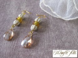 画像3: 【送料無料】【ピアス】◆flower storm◆杏色のドロップチャームとビーズが優しく輝く樹脂フックピアス (アクセサリー イヤリング アレルギー対応 )