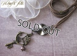 画像7: 【送料無料】【レザーネックレス】◆flower storm◆花時計レトロデザインの鍵とパール革紐ロングネックレス （アクセサリー キー パール ）