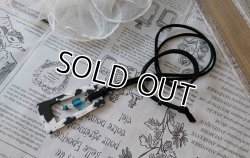 画像4: 【送料無料】【レザーネックレス】◆flower storm◆モノトーン台形チャーム＆キューブ型ブルービーズの革紐ロングネックレス（アクセサリー メンズ/レディース）