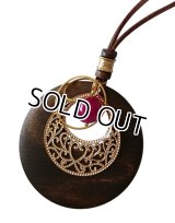 【送料無料】【レザーネックレス】◆flower storm◆天然石ピンクストライプアゲート、ウッド＆メタルパーツ使い革紐ロングネックレス（エスニック ボヘミアン パワーストーン）