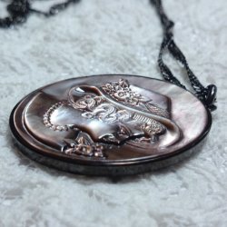 画像14: 【送料無料】【白蝶貝&黒蝶貝】マザーオブパール カメオ ペンダントネックレス ケース付(アクセサリー ロングチェーン Mother of Pearl パワーストーン)