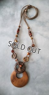 【送料無料】【レザーネックレス】◆flower storm◆落ち着いてナチュラルな質感が魅力♪ ウッド＆ビーズ革紐ロングネックレス（アクセサリーレディース）