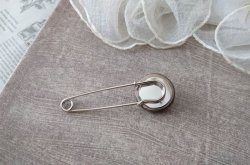 画像5: 【送料無料】【ストールピン/ブローチ】◆flower storm◆黒い薔薇が輝くメタル調アクリルパーツ コンチョボタン 65mm （日本製 アクセサリー キルトピン カブトピン ）