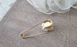 画像4: 【送料無料】【ストールピン/ブローチ】◆flower storm◆白い薔薇モチーフがエレガント 60mm (日本製 アクセサリー キルトピン カブトピン )