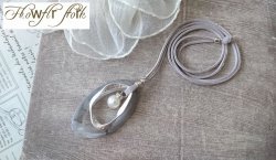 画像8: 【送料無料】【レザーネックレス】◆flower storm◆表情のある異素材上質パーツ使い 大人シックな革紐ロングネックレス 2色(マーブル柄 大理石柄 大粒パール )