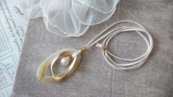 画像6: 【送料無料】【レザーネックレス】◆flower storm◆表情のある異素材上質パーツ使い 大人シックな革紐ロングネックレス 2色(マーブル柄 大理石柄 大粒パール )