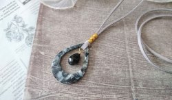 画像19: 【送料無料】【レザーネックレス】◆flower storm◆ しずく型チャーム&カラーパールの革紐ロングネックレス (アクセサリー/レディース/日本製)