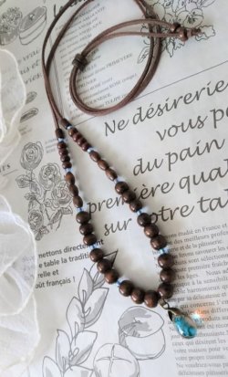 画像6: 【送料無料】【レザーネックレス】◆flower storm◆ブルー&ブラウン、ツートンカラー雫型チェコチャームとウッドビーズのロングネックレス(アクセサリー 天然素材 日本製)