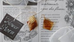 画像6:  【送料無料】【sus316 フックピアス】◆flower storm◆ひし形アクリル&繊細な雪の結晶 メタルチャーム サージカルステンレス K18金メッキ加工(アクセサリー  スノーフレーク ニッケルフリー 日本製)