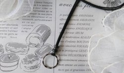 画像6: 【送料無料】【グラスホルダー】◆flower storm◆軽くシンプル ガンメタリングのペンダント式サングラス、メガネホルダー (眼鏡掛け レザーネックレス メンズ レディース)