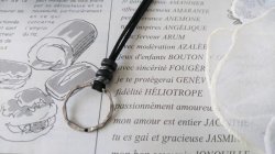 画像7: 【送料無料】【グラスホルダー】◆flower storm◆軽くシンプル ガンメタリングのペンダント式サングラス、メガネホルダー (眼鏡掛け レザーネックレス メンズ レディース)