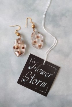 画像6:   【送料無料】【sus316 フックピアス】◆flower storm◆ブラウンゴールドのレトロ可愛い斑点柄ビーズ＆チェコビーズ  サージカルステンレス K18金メッキ加工（アクセサリー  イヤリング  水玉 ドット 日本製）