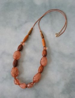 画像3: 【送料無料】【ワックスコードネックレス】◆flower storm◆季節感を演出してくれる異素材ビーズ使いネックレス ダスティオレンジ 長さ約70cm（アクセサリー 夏 秋 透け感 ウッド くすみオレンジ 日本製）