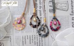 画像3: 【送料無料】【レザーネックレス】◆flower storm◆ しずく型チャーム&カラーパールの革紐ロングネックレス (アクセサリー/レディース/日本製)