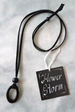 画像3: 【送料無料】【グラスホルダー】◆flower storm◆軽くシンプル 上質アクリルチャーム＆水牛ビーズ使いリングネックレス ペンダント式サングラス、メガネホルダー （眼鏡掛け レザーネックレス ホーンビーズ メンズ レディース 日本製））