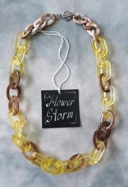画像8: 【送料無料】◆flower storm◆長さ約60cm アクリルチェーンネックレス 2種 Yellow×White, Yellow×Brown (アクセサリー 大ぶり ボリューム 季節感 春夏 レディース  日本製))