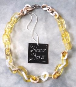 画像3: 【送料無料】◆flower storm◆長さ約60cm アクリルチェーンネックレス 2種 Yellow×White, Yellow×Brown (アクセサリー 大ぶり ボリューム 季節感 春夏 レディース  日本製))