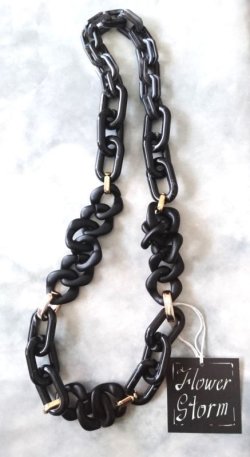 画像3: 【送料無料】◆flower storm◆長さ約80cm アクリルチェーン ロングネックレス Black×Gold  (アクセサリー 大ぶり ボリューム 季節感 レディース  日本製）