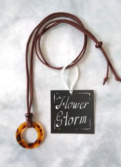 画像4: 【送料無料】【グラスホルダー】◆flower storm◆軽くシンプル アクリル素材べっ甲柄リングネックレス ペンダント式サングラス、メガネホルダー （眼鏡掛け レザーネックレス メンズ レディース 日本製）