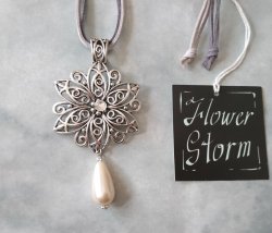 画像14: 【送料無料】【レザーネックレス】◆flower storm◆エスニックフラワー&上質しずくチャームの革紐ロングネックレス (アクセサリー アジアン フォークロア ターコイズ チェコビーズ 雫パール 日本製 レディース)