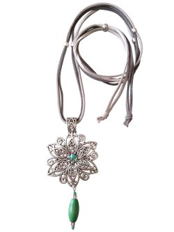 画像8: 【送料無料】【レザーネックレス】◆flower storm◆エスニックフラワー&上質しずくチャームの革紐ロングネックレス (アクセサリー アジアン フォークロア ターコイズ チェコビーズ 雫パール 日本製 レディース)