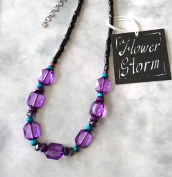 画像3: 【送料無料】◆flower storm◆長さ42cm~50cm アクリル樹脂＆ウッドビーズのレトロテイスト パープル ショートネックレス 金属アレルギー対応  (アクセサリー　天然素材 ステンレス アレルギー対応 MIYUKIビーズ 日本製 ）