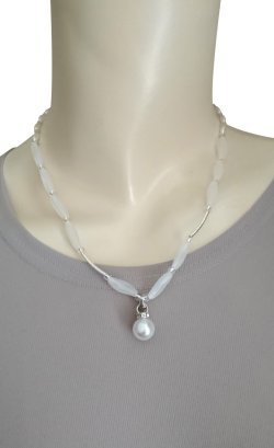 画像6: 【送料無料】◆flower storm◆長さ45cm~52cm アクリル樹脂＆ガラスビーズのピュアホワイト ショートネックレス 金属アレルギー対応  ( パール ステンレス アレルギー対応 TOHOビーズ アクセサリー 日本製 ）