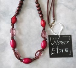 画像4: 【送料無料】【レザーネックレス】◆flower storm◆長さ約74cm 大振り ウッドとアクリルビーズのロングネックレス ローズレッド(アクセサリー 木製 樹脂 日本製)