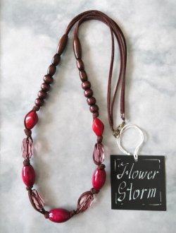 画像2: 【送料無料】【レザーネックレス】◆flower storm◆長さ約74cm 大振り ウッドとアクリルビーズのロングネックレス ローズレッド（アクセサリー 木製 樹脂 日本製）