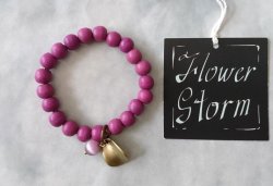 画像4: 【送料無料】◆flower storm◆数珠ブレス 軽さとカジュアル感が魅力 ウッドビーズとキャッツアイ、リーフチャームのブレスレット マゼンタ（アクセサリー 腕輪 木製 猫目石 人工石 パワーストーン 葉っぱ 自然素材 日本製 メンズ レディース