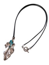 【送料無料】◆flower storm◆長さ約56cm シルバーメタル＆ガラスストーン 二つの輝くリーフのネックレス 金属アレルギー対応 ブルー (アクセサリー ステンレス マンテル 日本製 メンズ レディース ）