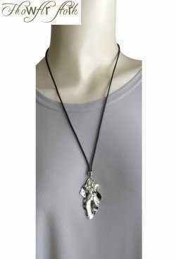 画像4: 【送料無料】◆flower storm◆長さ約56cm シルバーメタル＆ガラスストーン 二つの輝くリーフのネックレス 金属アレルギー対応 グリーン (アクセサリー ステンレス マンテル 日本製 メンズ レディース ）