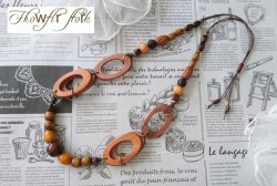 画像3: 【送料無料】【レザーネックレス】◆flower storm◆長さ約70~90cm 大ぶり ウッドチャーム＆3種の高品質ビーズ 木製パーツを連ねたナチュラルカラー革紐ロングネックレス（アクセサリー ボリューム MIYUKI TOHO 天然素材 日本製）