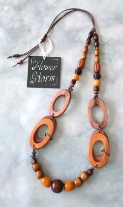 画像7: 【送料無料】【レザーネックレス】◆flower storm◆長さ約70~90cm 大ぶり ウッドチャーム＆3種の高品質ビーズ 木製パーツを連ねたナチュラルカラー革紐ロングネックレス（アクセサリー ボリューム MIYUKI TOHO 天然素材 日本製）