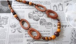 画像5: 【送料無料】【レザーネックレス】◆flower storm◆長さ約70~90cm 大ぶり ウッドチャーム＆3種の高品質ビーズ 木製パーツを連ねたナチュラルカラー革紐ロングネックレス（アクセサリー ボリューム MIYUKI TOHO 天然素材 日本製）