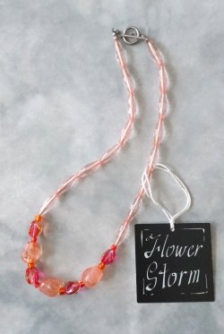 画像3: 【送料無料】◆flower storm◆長さ45cm アクリル＆ガラスビーズのショートネックレス オレンジ×レッド 金属アレルギー対応  ( ステンレス MIYUKI TOHO アクセサリー 日本製 ）