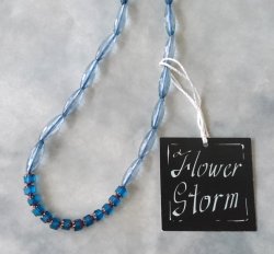 画像2: 【送料無料】◆flower storm◆長さ42cm アクリルビーズ＆チェコガラスビーズのショートネックレス ブルー 金属アレルギー対応  ( ステンレス アクセサリー 日本製 ）